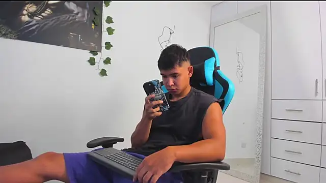 Snapshot of Bray_Kevin chatting on February 19, 2:55 pm Bray Kevin online show from February 19, 2:55 pm