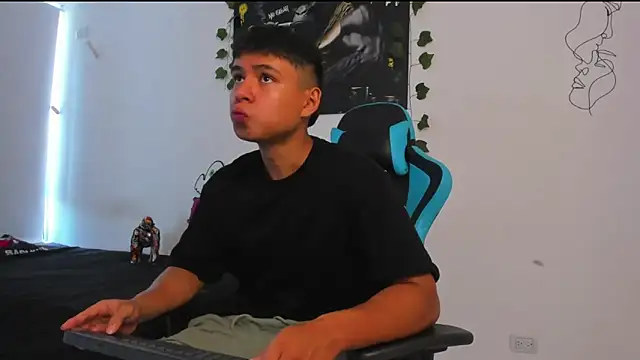 Snapshot of Bray_Kevin chatting on February 23, 5:50 pm Bray Kevin online show from February 23, 5:50 pm