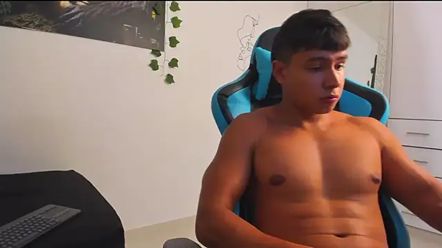 Snapshot of Bray_Kevin chatting on March 2, 10:59 pm Bray Kevin online show from March 2, 10:59 pm