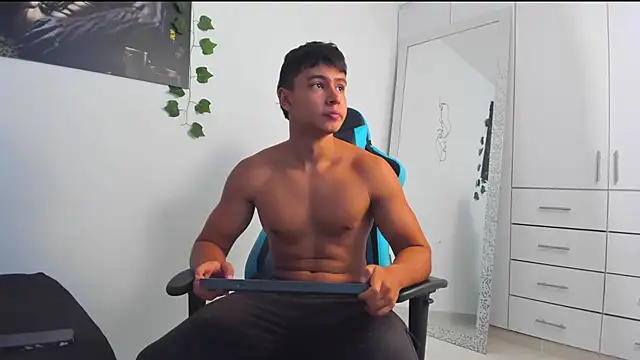 Snapshot of Bray_Kevin chatting on March 6, 6:16 pm Bray Kevin online show from March 6, 6:16 pm