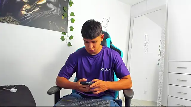 Snapshot of Bray_Kevin chatting on March 15, 10:11 pm Bray Kevin online show from March 15, 10:11 pm