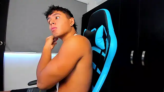 Snapshot of Bray_Kevin chatting on September 28, 5:51 pm Bray Kevin online show from September 28, 5:51 pm