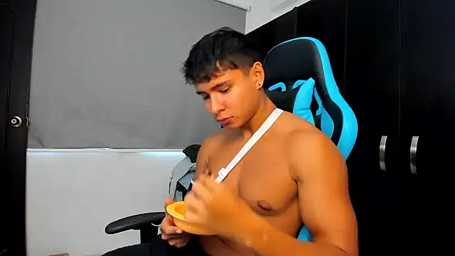 Snapshot of Bray_Kevin chatting on October 3, 5:32 pm Bray Kevin online show from October 3, 5:32 pm