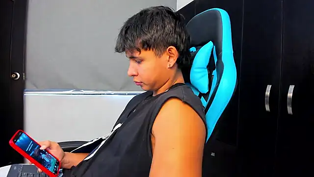 Snapshot of Bray_Kevin chatting on October 15, 6:19 pm Bray Kevin online show from October 15, 6:19 pm