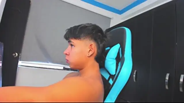 Snapshot of Bray_Kevin chatting on October 29, 6:09 pm Bray Kevin online show from October 29, 6:09 pm