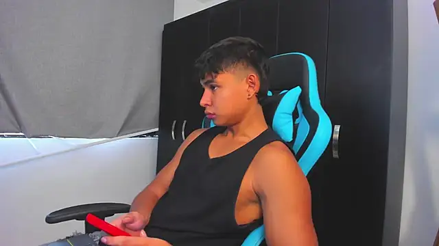 Snapshot of Bray_Kevin chatting on November 21, 3:00 pm Bray Kevin online show from November 21, 3:00 pm