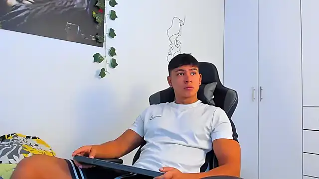 Bray Kevin online show from December 16, 6:13 pm