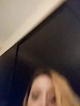 Snapshot of Blueeyesoulsnatcher chatting on October 30, 7:54 am Blueeyesoulsnatcher online show from October 30, 7:54 am