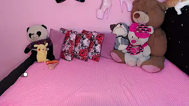 Ciinamonloren online show from February 5, 1:43 am