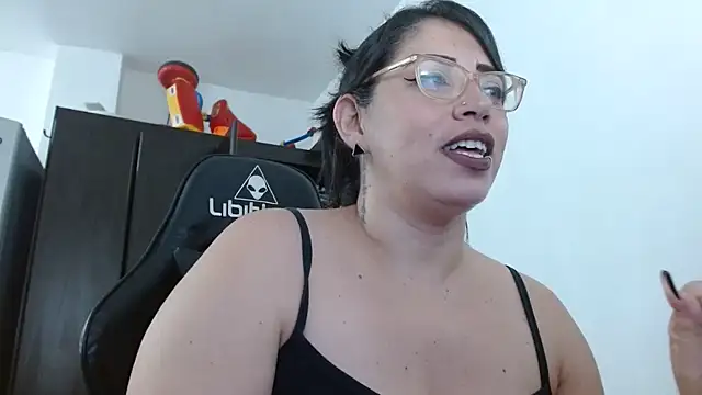 natashasmithe online show from February 22, 3:34 am