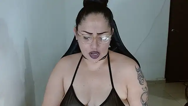 natashasmithe online show from March 8, 2:04 am