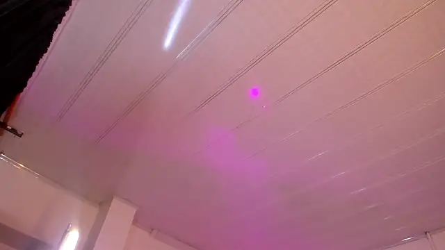 Snapshot of Tiarha chatting on January 20, 7:47 am Tiarha online show from January 20, 7:47 am