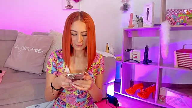 Snapshot of Tiarha chatting on February 10, 5:36 am Tiarha online show from February 10, 5:36 am