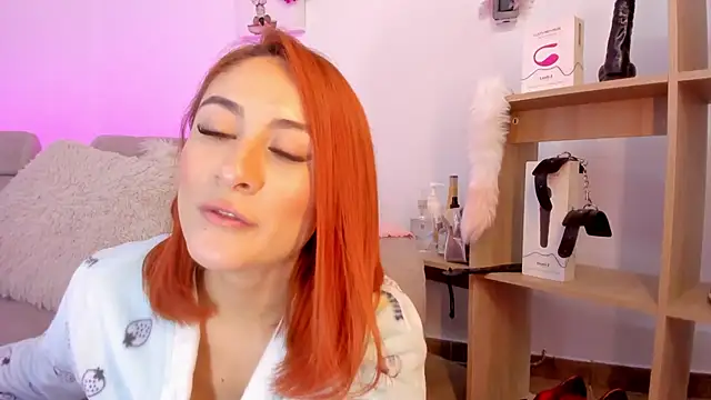 Snapshot of Tiarha chatting on February 14, 7:38 am Tiarha online show from February 14, 7:38 am