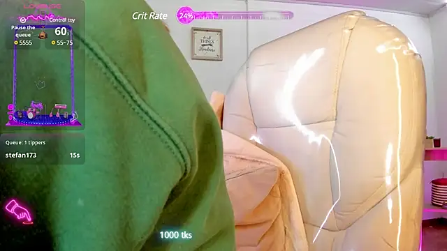 Snapshot of Tiarha chatting on March 20, 9:59 am Tiarha online show from March 20, 9:59 am