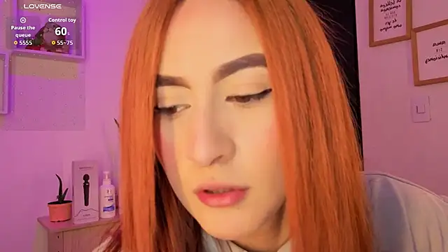 Snapshot of Tiarha chatting on October 24, 4:31 am Tiarha online show from October 24, 4:31 am