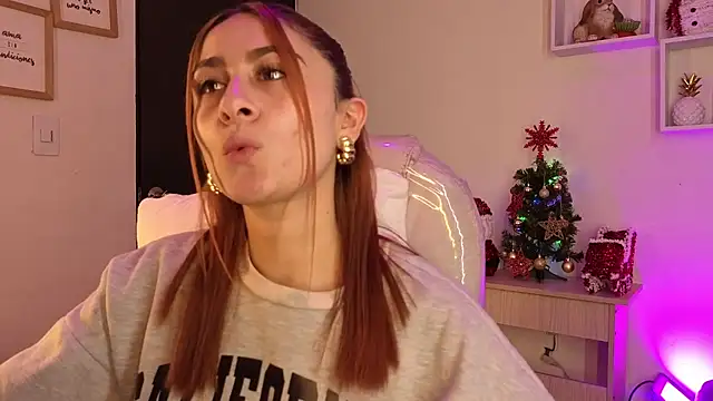 Snapshot of Tiarha chatting on November 18, 4:17 am Tiarha online show from November 18, 4:17 am