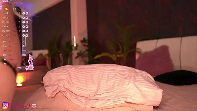 violettabunny03 online show from March 14, 2:31 am