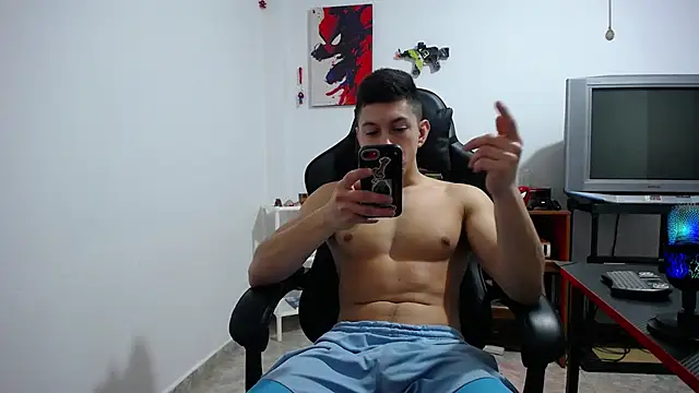 Snapshot of Iam_yourbabyprincess_XD chatting on November 3, 6:25 am Iam yourbabyprincess XD online show from November 3, 6:25 am