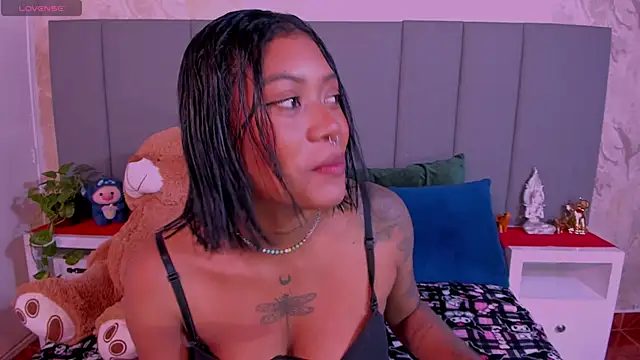 JulianaMiller online show from January 20, 12:04 am