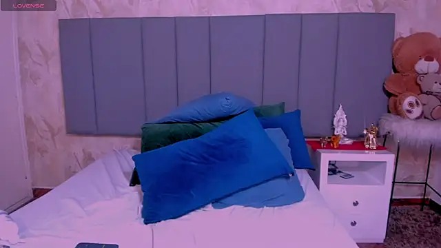 JulianaMiller online show from February 28, 3:48 am