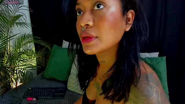 JulianaMiller online show from June 28, 5:13 am