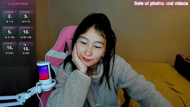 Snapshot of SaraXray chatting on September 8, 3:44 pm SaraXray online show from September 8, 3:44 pm