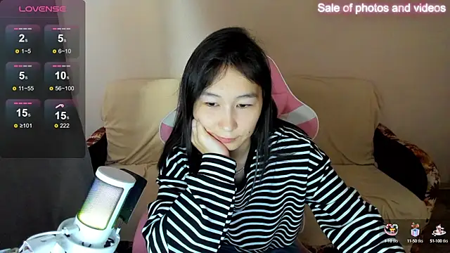 Snapshot of SaraXray chatting on September 28, 4:18 am SaraXray online show from September 28, 4:18 am