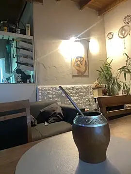 Snapshot of Sensualmente333 chatting on November 13, 11:31 am Sensualmente333 online show from November 13, 11:31 am