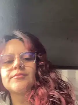 Scarletleon77 online show from February 28, 11:44 am