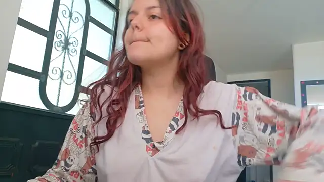 Snapshot of Scarletleon77 chatting on May 20, 2:23 pm Scarletleon77 online show from May 20, 2:23 pm