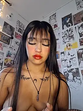 Snapshot of Hot_sophie_ chatting on February 19, 11:04 pm Hot sophie  online show from February 19, 11:04 pm