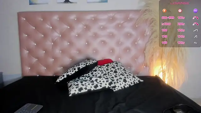 Snapshot of paulinasaeEnz chatting on November 17, 1:17 pm paulinasaeEnz online show from November 17, 1:17 pm