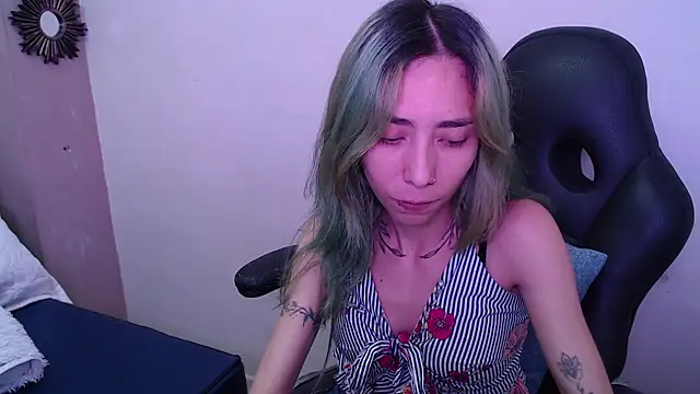 Snapshot of Erika_Stevens chatting on November 23, 4:07 pm Erika Stevens online show from November 23, 4:07 pm