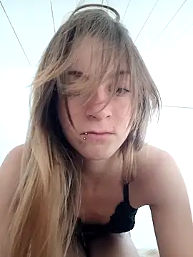 Snapshot of Cristina02 chatting on April 12, 9:58 am Cristina02 online show from April 12, 9:58 am