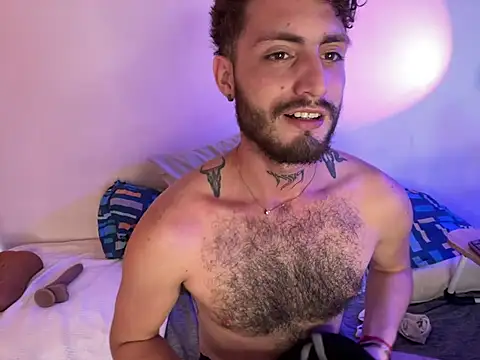 axel giracr online show from December 8, 8:15 pm