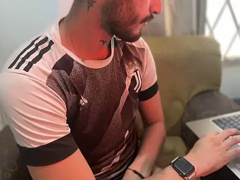 axel giracr online show from December 16, 10:03 pm