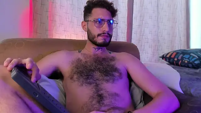 axel giracr online show from January 27, 3:39 pm