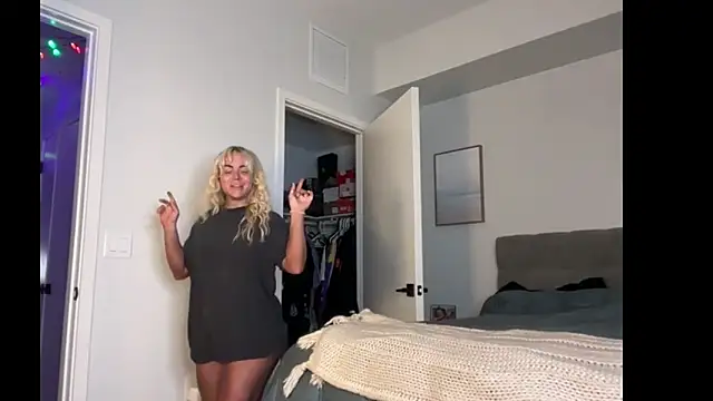 ElenaErickson online show from February 9, 3:32 am