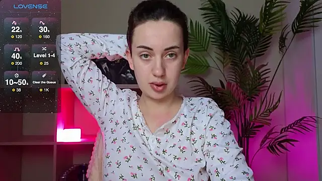 Snapshot of SweetieKendl chatting on May 27, 11:24 pm SweetieKendl online show from May 27, 11:24 pm