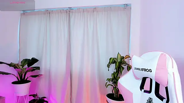 Snapshot of kali_ka_ chatting on March 22, 1:19 pm kali ka online show from March 22, 1:19 pm