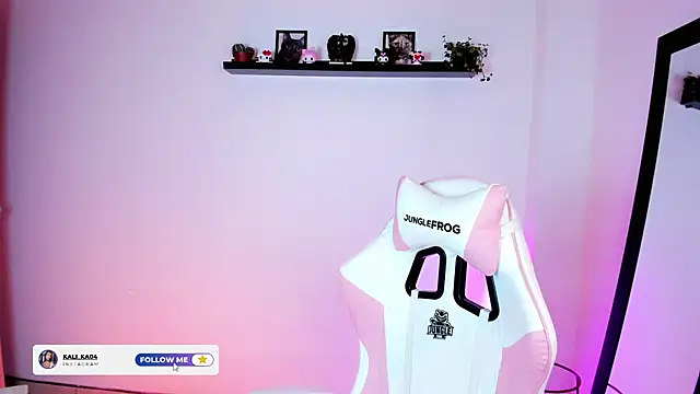 Snapshot of kali_ka_ chatting on November 24, 6:29 pm kali ka online show from November 24, 6:29 pm