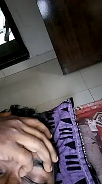 findmemylove online show from January 13, 8:04 pm