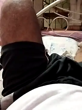 findmemylove online show from December 2, 3:01 am