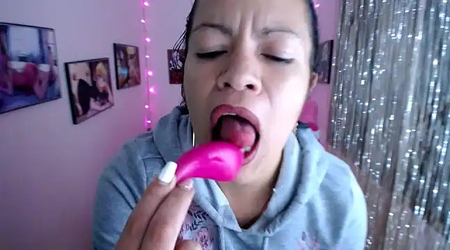 Cristal w online show from February 19, 7:27 pm