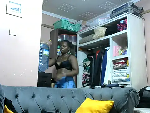 Snapshot of slender-qwene chatting on May 16, 5:12 pm slender-qwene online show from May 16, 5:12 pm