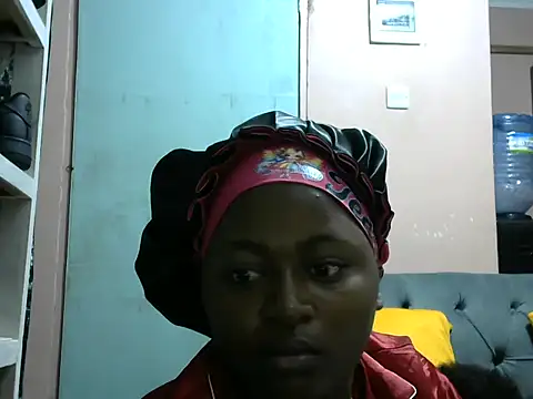 Snapshot of slender-qwene chatting on May 31, 1:47 am slender-qwene online show from May 31, 1:47 am