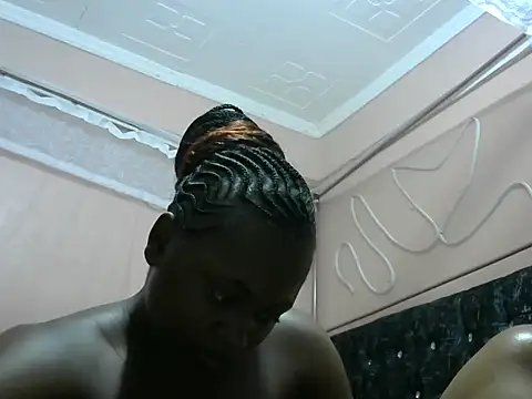 Snapshot of slender-qwene chatting on July 1, 9:11 am slender-qwene online show from July 1, 9:11 am