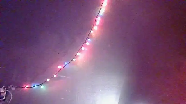 Snapshot of SmokingAcess chatting on December 7, 11:40 am SmokingAcess online show from December 7, 11:40 am