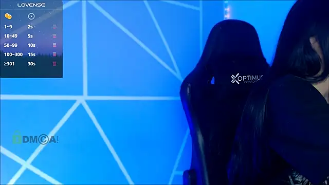 Snapshot of lilylouisee chatting on December 4, 9:57 pm lilylouisee online show from December 4, 9:57 pm